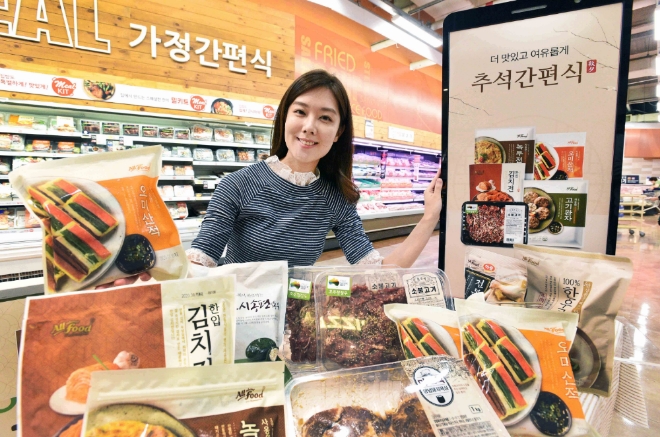 홈플러스는 추석 상차림이 간소화되고 간편식으로 대체되는 명절 문화 트렌드에 맞춰 추석 상차림을 도울 수 있는 가정간편식을 한자리에 모았다. /사진=홈플러스.