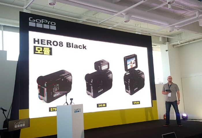 △닉 길모어 고프로 디렉터가 고프로의 모듈에 대해 설명하는 모습/사진=오승혁 기자