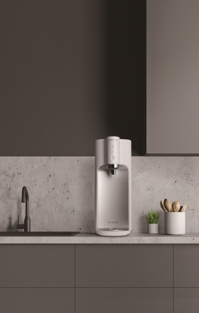 쿠쿠홈시스는 쿠쿠 정수기, 공기청정기 등 다양한 렌탈 상품들을 직접 만나볼 수 있는 쿠쿠 렌탈샵을 홈플러스 매장 내에 오픈했다. /사진=쿠쿠.