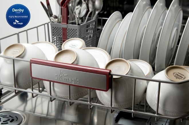 덴비는 생활주방가전 전문 기업 ‘SK매직’과 전략적 제휴를 체결하고 공동 마케팅을 진행한다. /사진=덴비.