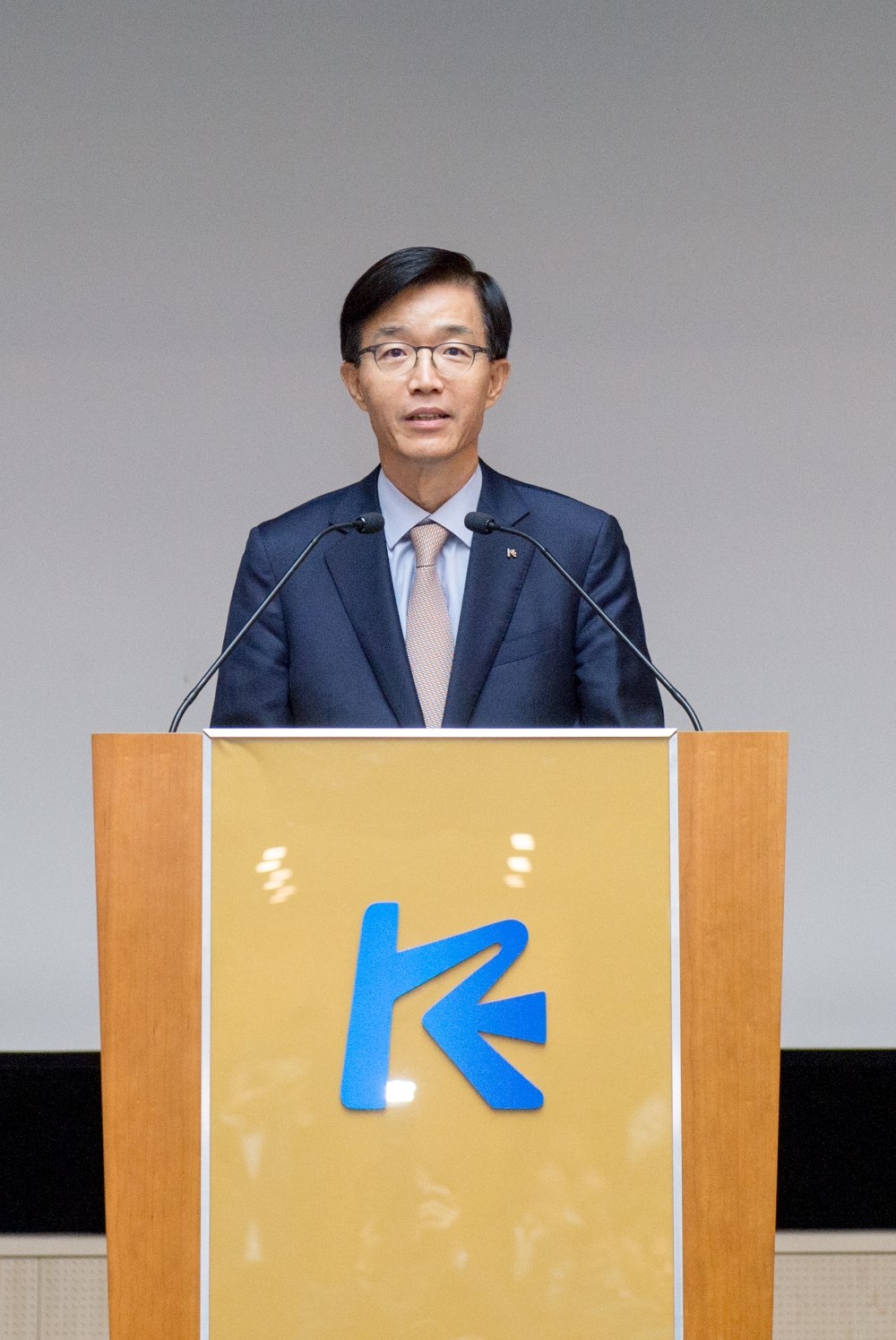 방문규 신임 수출입은행장이 1일 수은 여의도 본점 강당에서 열린 취임식에 참석해 인사말을 하고 있다. / 사진= 수출입은행(2019.11.01)