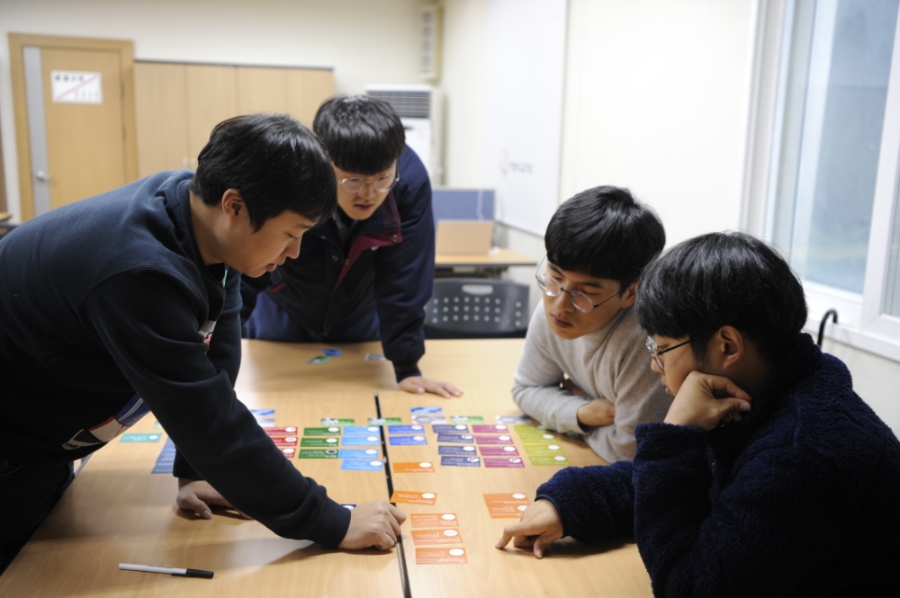 △한화 임직원들이 디지털 아카데미에 참석한 모습/사진=한화케미칼