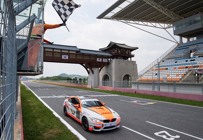 2020 BMW M 클래스 1라운드 피니시 라인. 사진=BMW코리아.