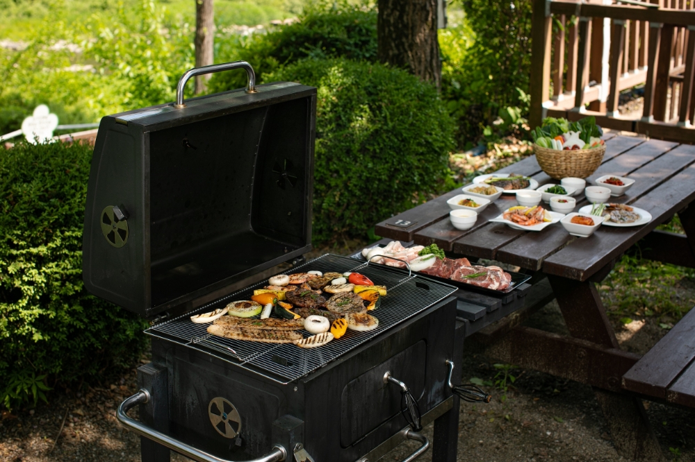 켄싱턴리조트 가평의 리버사이드 캐빈 바비큐 이미지/사진=켄싱턴호텔