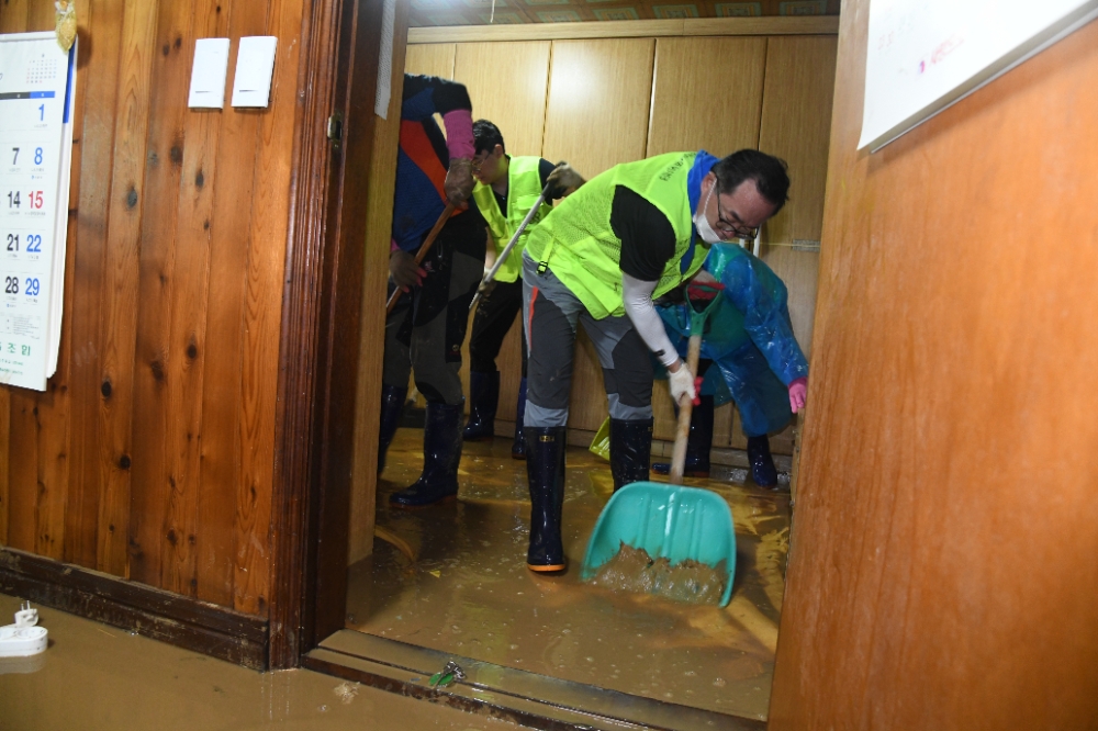 경기농협 임직원, 홍수피해 지역 희망 살리기 총력 지원