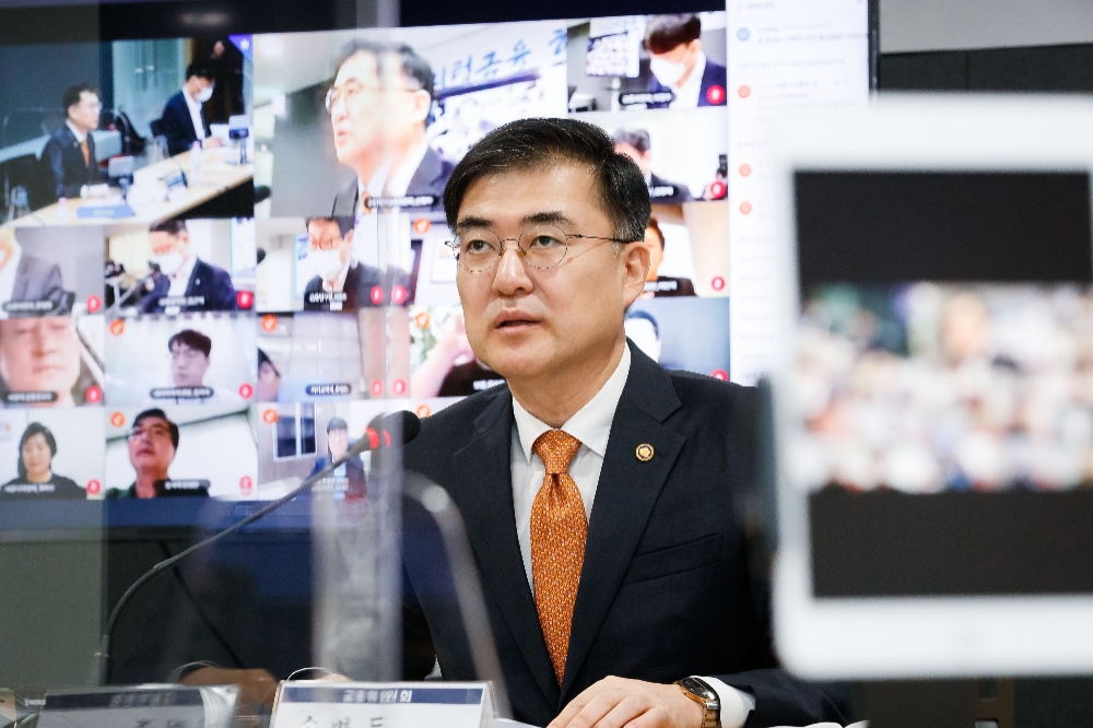 손병두 금융위원회 부위원장이 21일 서울 마포구 프론트원(Front1)에서 열린 '디지털금융 협의회'에 참석해 모두발언을 하고 있다./사진=금융위원회