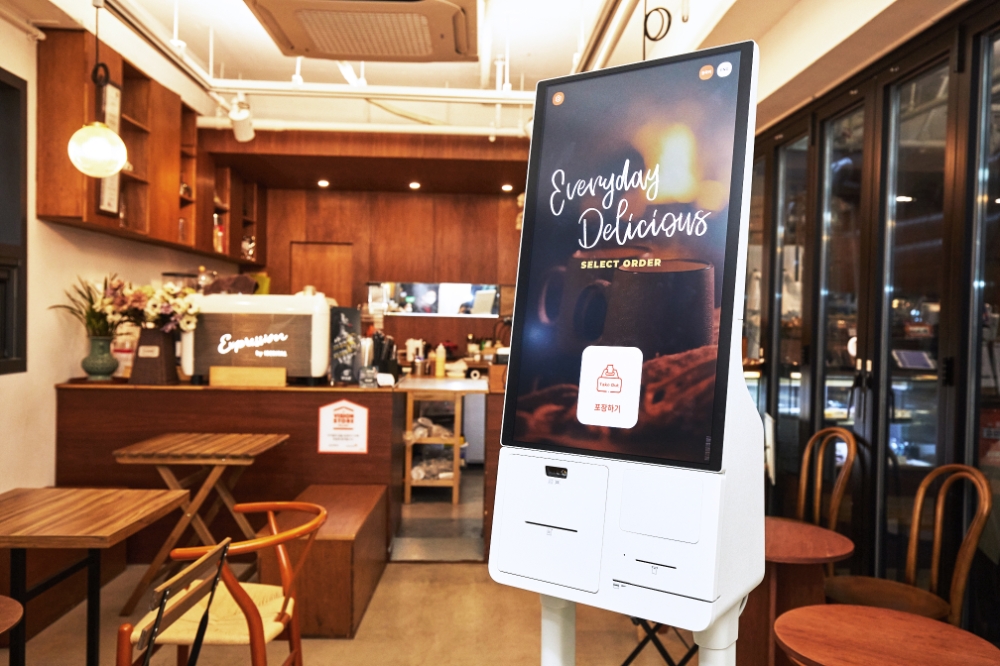 현대커머셜이 키오스크 렌탈 상품을 출시했다. /사진=현대커머셜