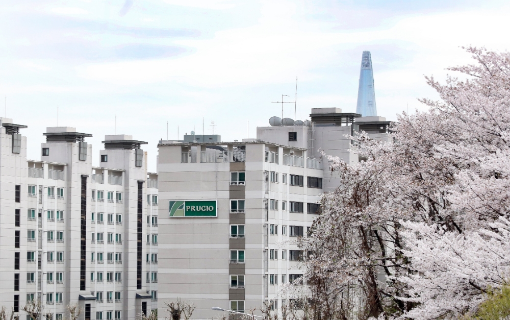 대우건설이 2013년 국내 최초로 벽식구조 아파트를 리모델링한 워커힐푸르지오 전경 / 사진=대우건설