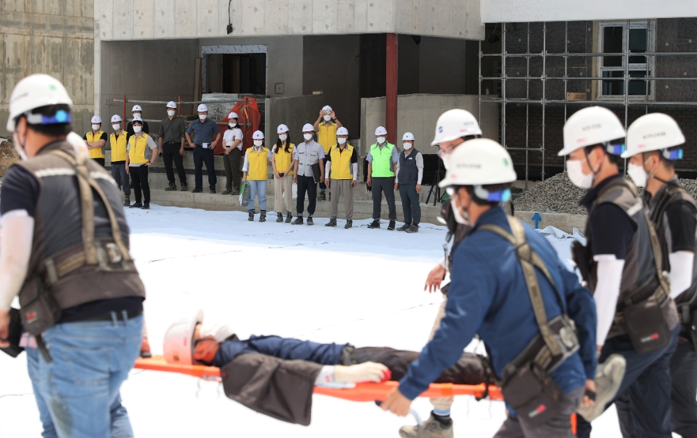10일 강동구 고덕강일 13단지 건설 현장에서 열린‘건설현장 안전 캠페인’현장 / 사진=SH공사