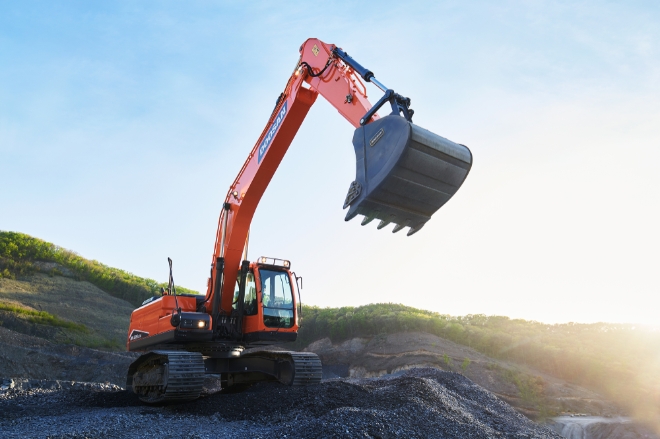 두산인프라코어는 사우디아라비아, 바레인 등 중동지역 대형 고객사들로부터 총 62대의 건설기계를 잇달아 수주했다. 사진=두산인프라코어.