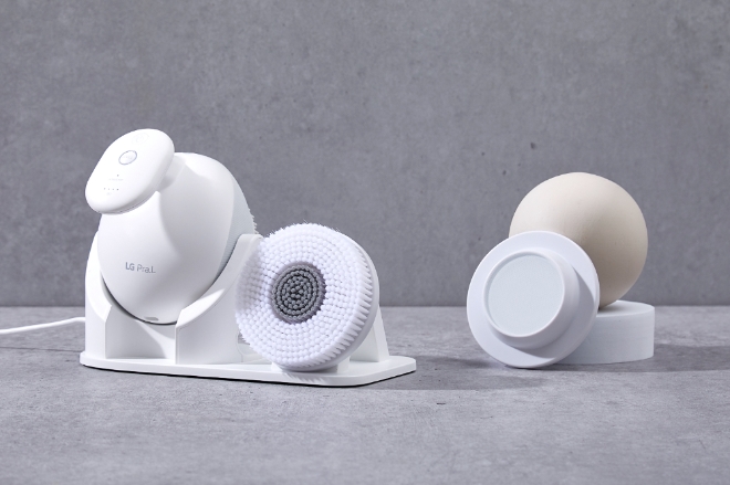 카카오메이커스’가 오는 16일 오후 5시부터 일주일간 ‘LG전자’의 프라엘 초음파 클렌져 신제품 주문을 시작한다. 사진=카카오.