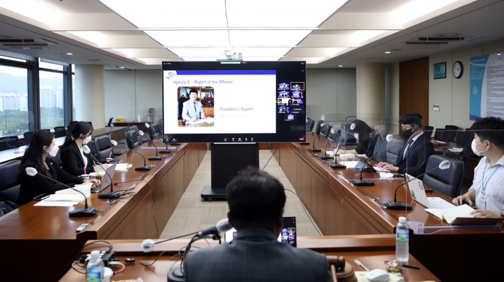 김윤식 신협중앙회장 겸 아시아신협연합회장이 지난 10일 제40차 아시아신협연합회 정기총회를 화상회의로 진행했다. /사진=신협중앙회