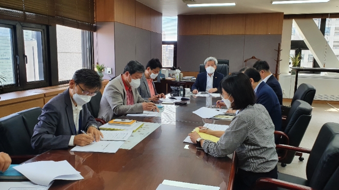 ▲고승범 금융위원장이 26일 광화문 정부청사에서 금융위-금감원 합동 '가상자산사업자 신고현황 점검회의'를 진행하고 있다./ 사진=금융위원회