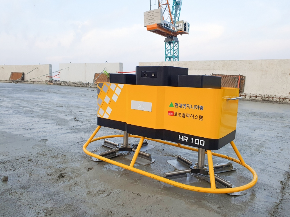 AI 바닥 미장로봇. / 사진제공=현대ENG