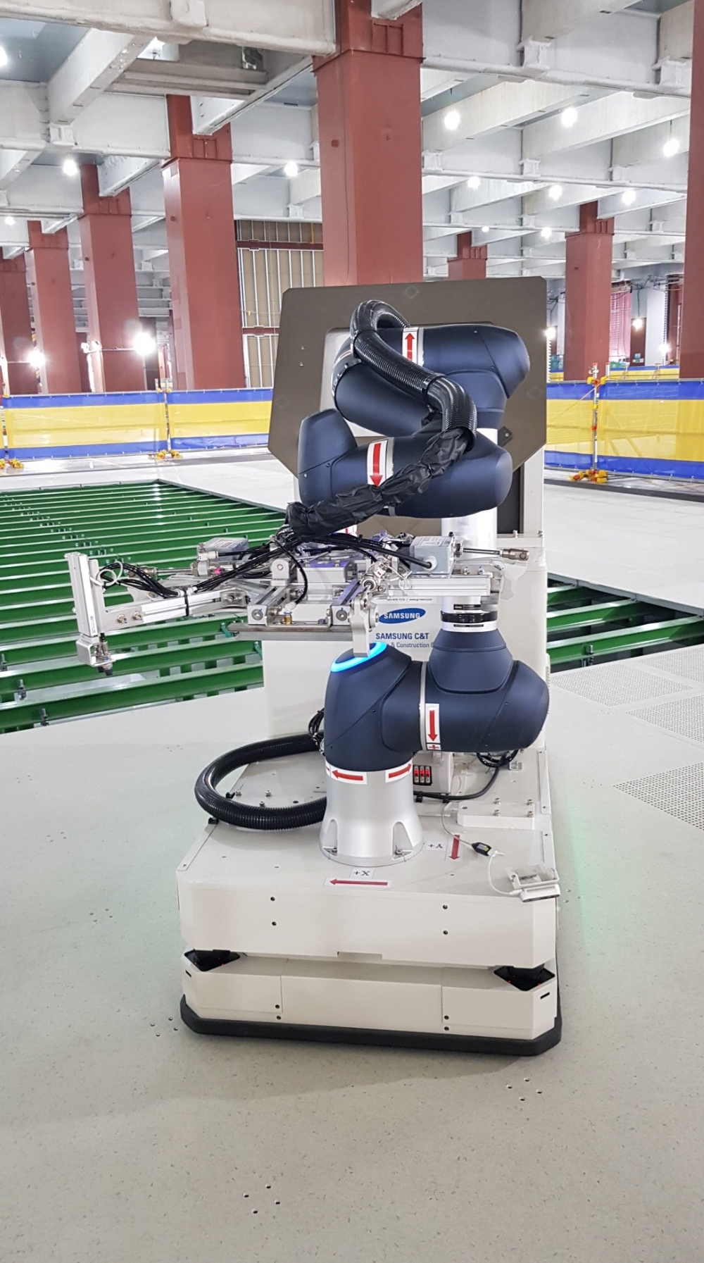 플로어 로봇 실물 / 사진제공=삼성물산