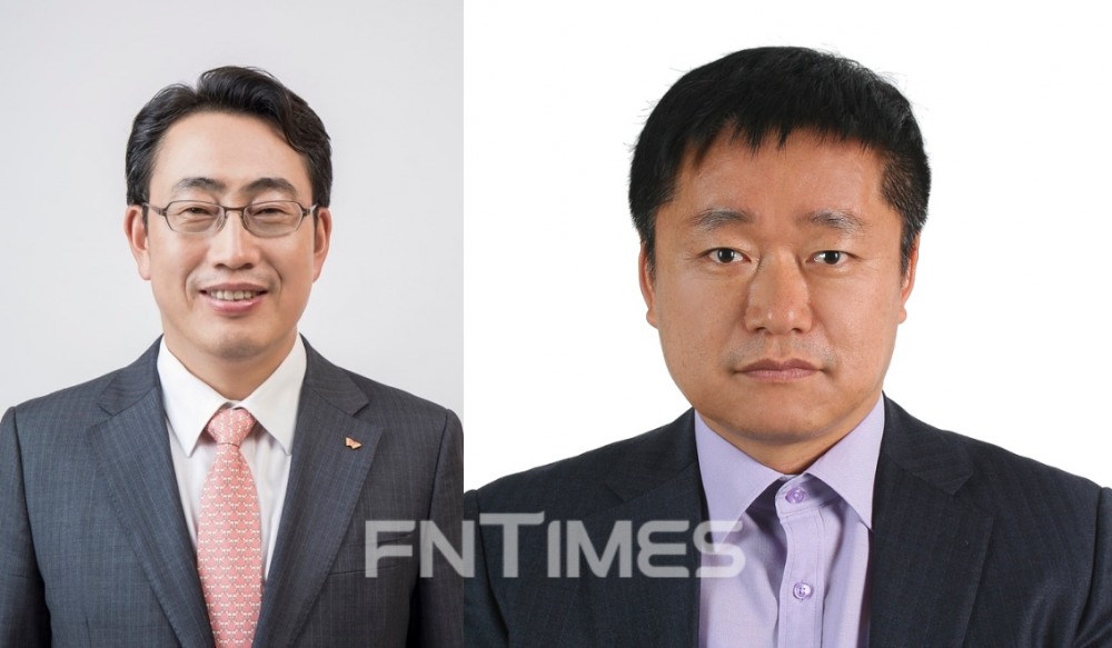 유영상 SK텔레콤 대표이사(왼쪽)와 강종렬 ICT 인프라 담당 겸 안전보건총괄(오른쪽). 사진=SK텔레콤