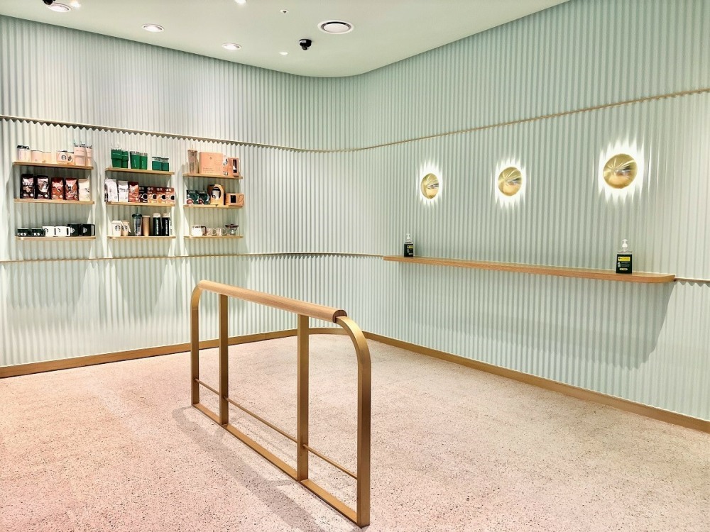 스타벅스 강남역신분당역사점은 테이크아웃 전문점으로 앉을 수 있는 공간이 없다. 현재 스타벅스는 국내 약 10곳의 테이크아웃 전문점을 운영 중이다./사진제공=스타벅스커피코리아 홈페이지