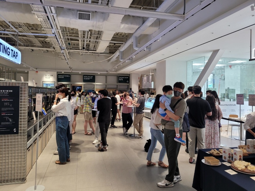 보틀벙커 제타플렉스점 테이스팅탭 전경./ 사진제공 = 롯데쇼핑