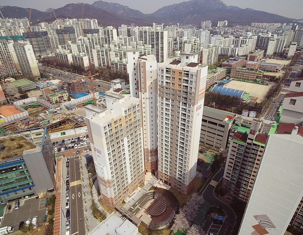 코람코가 추진한 국내 최초 신탁방식 정비사업 현장 '안양 호계동 재건축 완공단지 평촌 대성유니드' 전경. /사진제공=코람코자산신탁