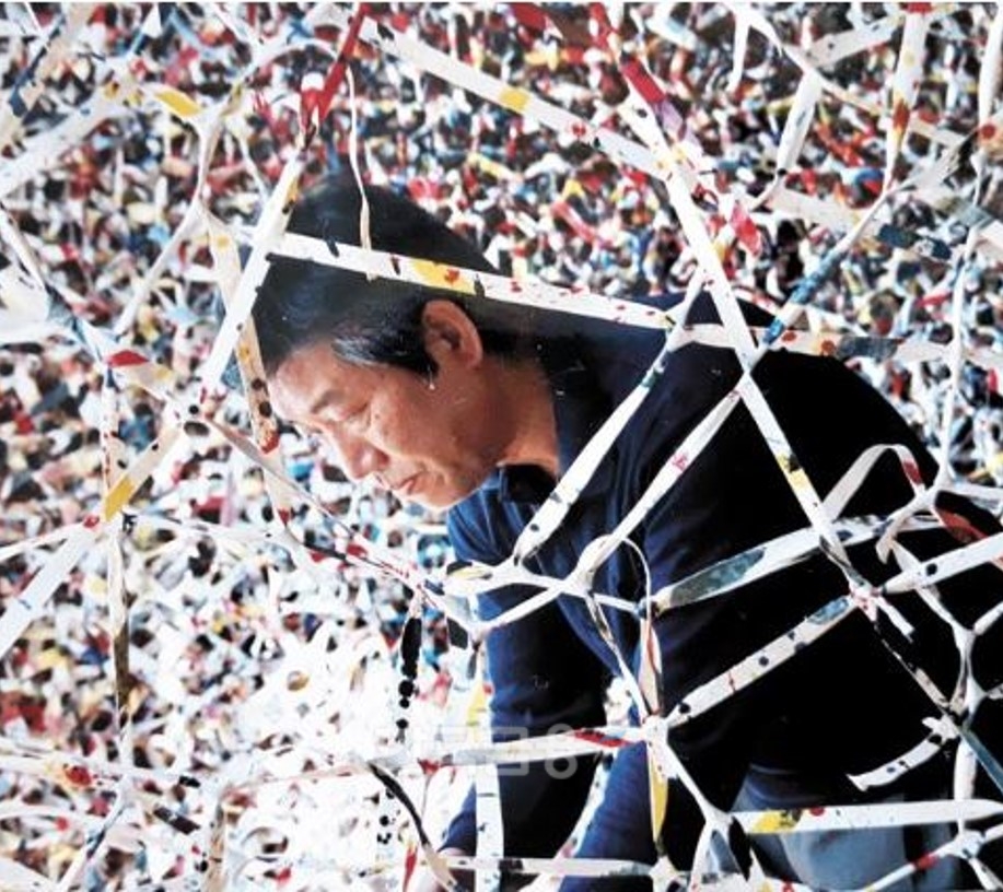 누아주(Nouage·잇기) 기법 창시자로 유명한 신성희 작가./사진=미래에셋증권(대표 최현만·이만열)