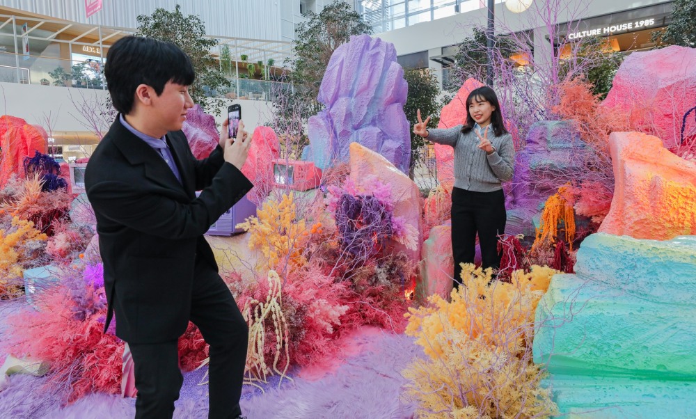 더현대서울에 열린 에스파 팝업스토어. /사진제공=현대백화점