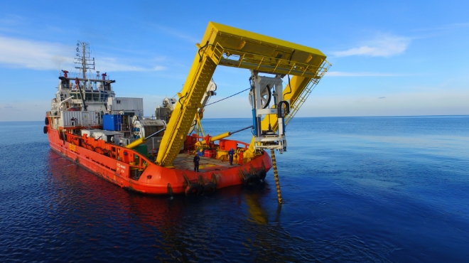 KT서브마린(대표이사 이승용, 이하 KTS)은 16일 LS전선과 ‘제주 3연계 해저케이블 건설 프로젝트’의 해저케이블 매설 계약을 체결했다. /사진=KT서브마린.