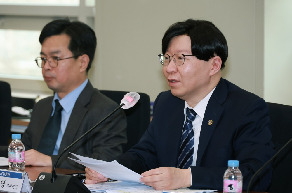 김소영 금융위원회 부위원장이 22일 오전 서울 종로구 정부서울청사에서 개최한 '은행권 경영·영업 관행·제도 개선 제4차 실무작업반 회의'에서 예금 비교, 추천 혁신금융서비스 및 인터넷전문은행 경쟁력 강화 방안에 대해 논의했다./사진=금융위원회(2023.3.23)