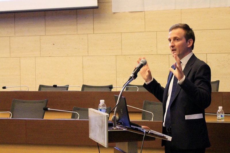 지난 17일 대한상공회의소에서 열린 글로벌 경제전망 세미나에서 장 크리스토프 카페 코파스 그룹 수석 이코노미스트가 강연하고 있다. 2023.05.18. /사진제공=KoDATA