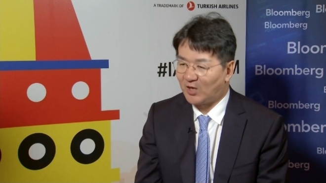 6일 오후 2시경(한국시간) 블룸버그TV와 인터뷰를 진행한 조원태 한진그룹 회장. /사진=블룸버그TV.