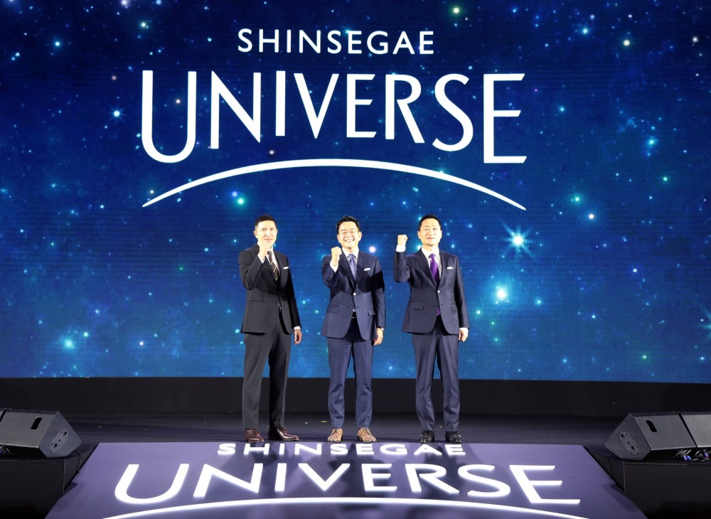 이인영 SSG닷컴 공동대표(왼쪽부터), 강희석 이마트 대표, 전항일 G마켓 대표/사진제공=신세계그룹