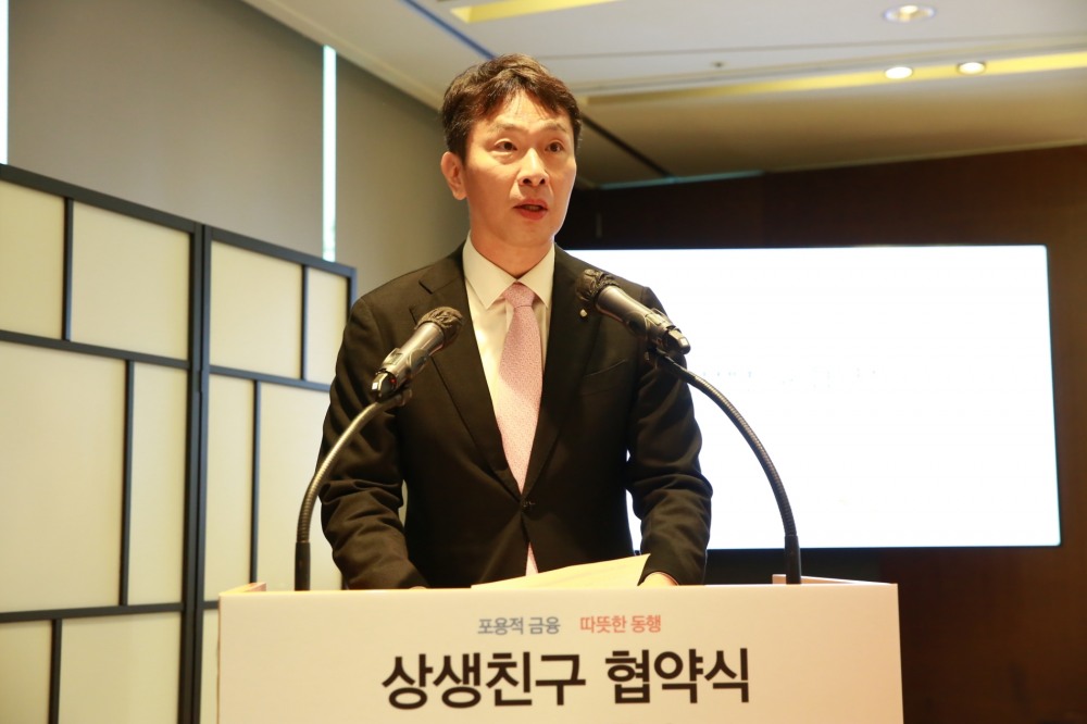 이복현 금융감독원장이 가계대출 증가세와 관련해 관리가 가능한 수준이라고 답했다./사진제공=금융감독원