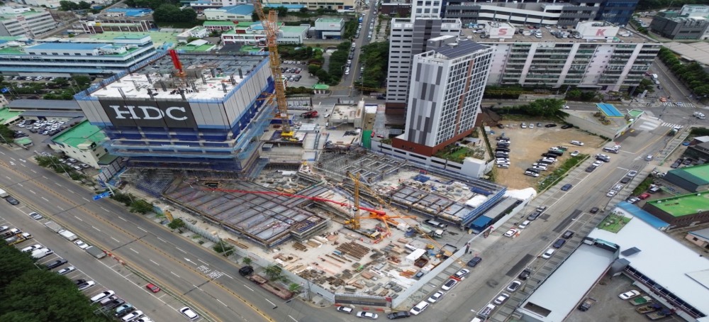 HDC현대산업개발에서 품질관리 실명 책임 시스템 운영을 위해 촬영된 성남산단 재생복합지식산업센터 드론 전경 / 사진제공=HDC현대산업개발