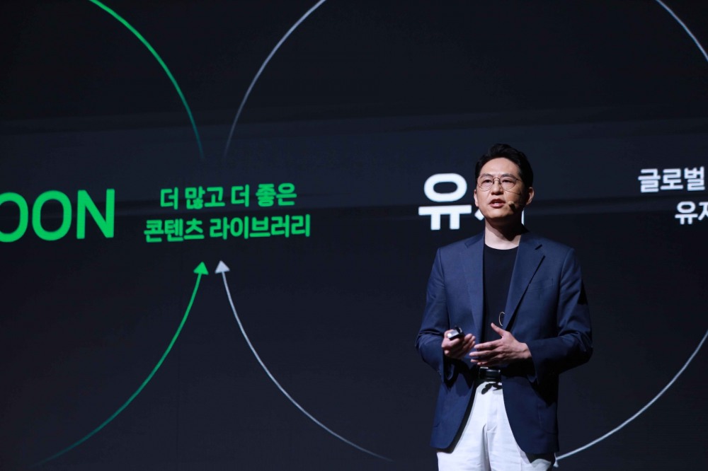 김준구 네이버웹툰 대표가 지난 24일 삼성 인터컨티넨탈 서울 파르나스에서 열린 팀네이버 컨퍼런스 '단 23'에 참석해 네이버웹툰의 AI 활용법에 대해 소개했다. / 사진제공=네이버웹툰