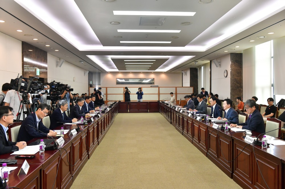 27일 열린 인천 검단아파트 지하주차장 붕괴 사고 후속조치 관련 간담회 / 사진제공=국토교통부