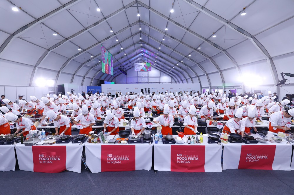 요리경연대회에 참여한 사람들의 모습. /사진제공=NS홈쇼핑