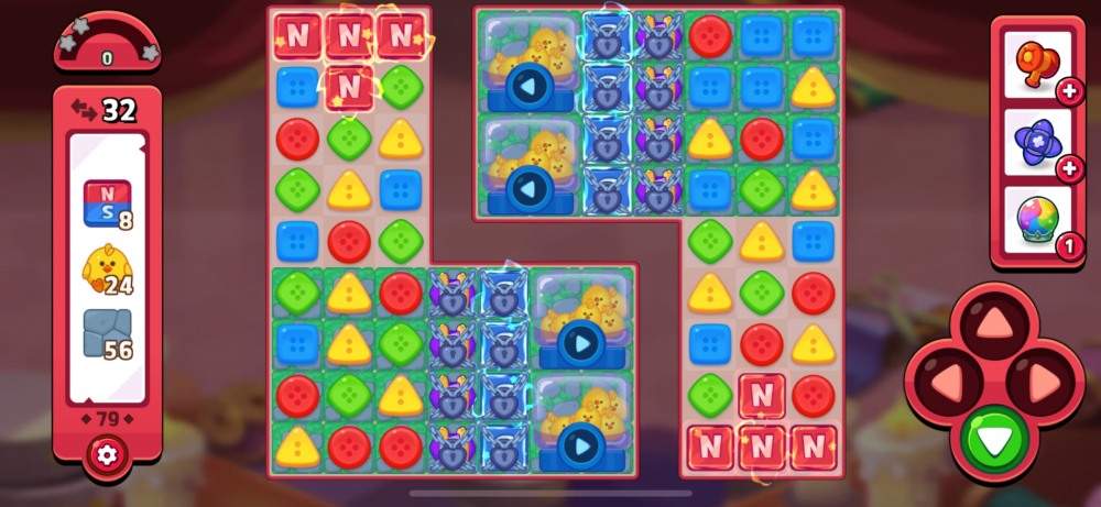 N극, S극 블록과 병아리 인형뽑기 기계 등 방향키를 활용해야 해결할 수 있는 스테이지가 여럿 등장한다. / 사진=퍼즈업 아미토이 앱 갈무리