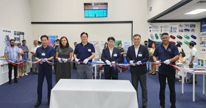 KCC(대표 정재훈)는 미국 텍사스 댈러스에 '미국 리피니쉬 컬러센터'를 설립하고 개관식을 가졌다. 사진제공=KCC.