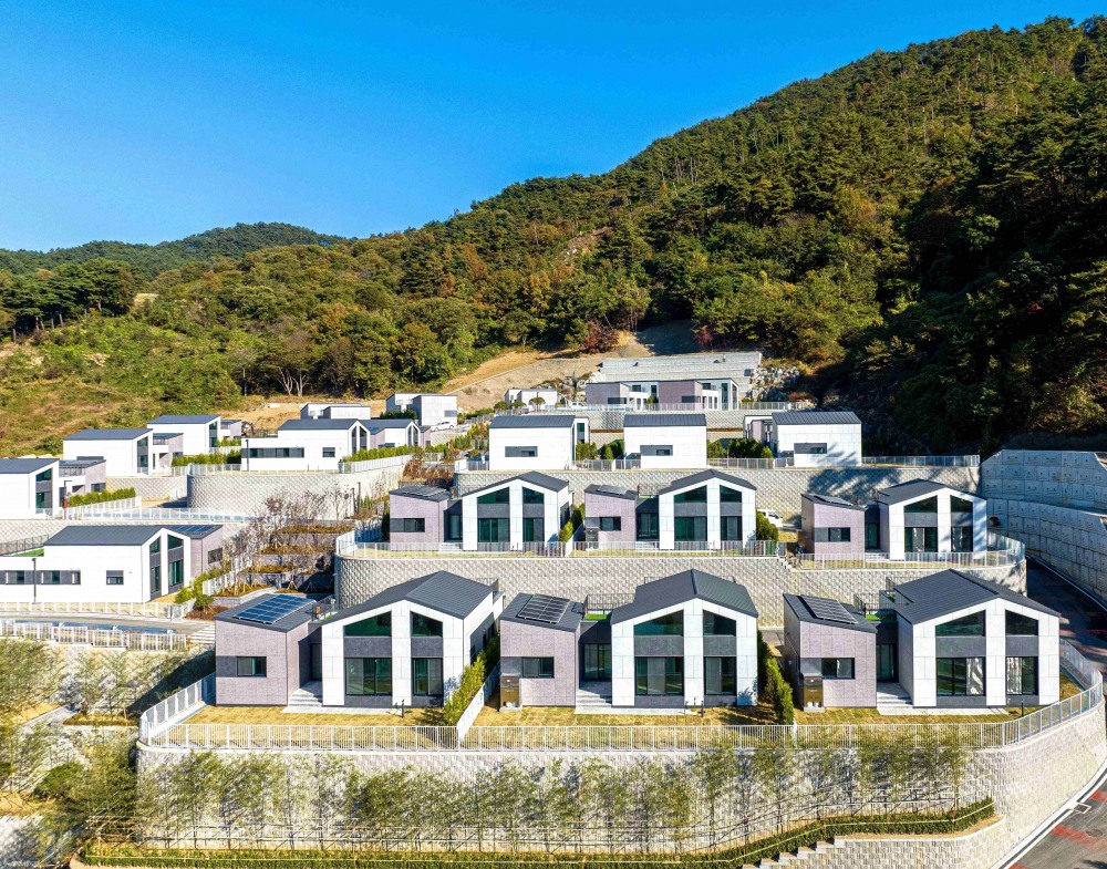 DL이앤씨, 국내 최초 ‘모듈러 단독주택’ 타운형 단지 준공./사진제공=DL이앤씨