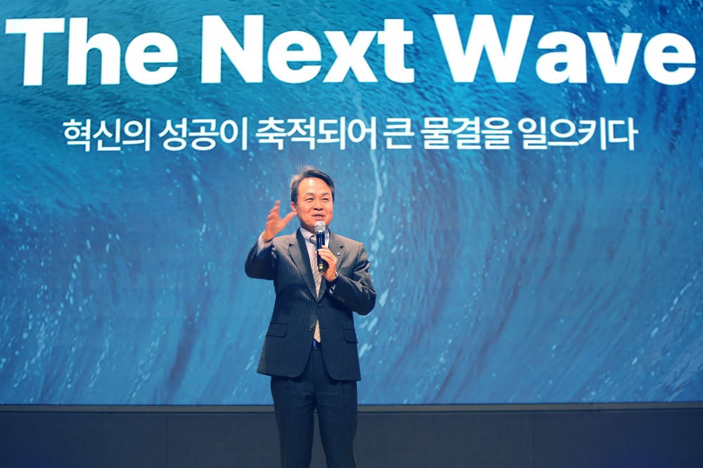 진옥동 신한금융그룹 회장이 7일 오후 서울 중구 신한금융 본사에서 열린 ‘신한 디지털 이노베이션 데이’에서 기념사를 하고 있다./사진제공=신한금융