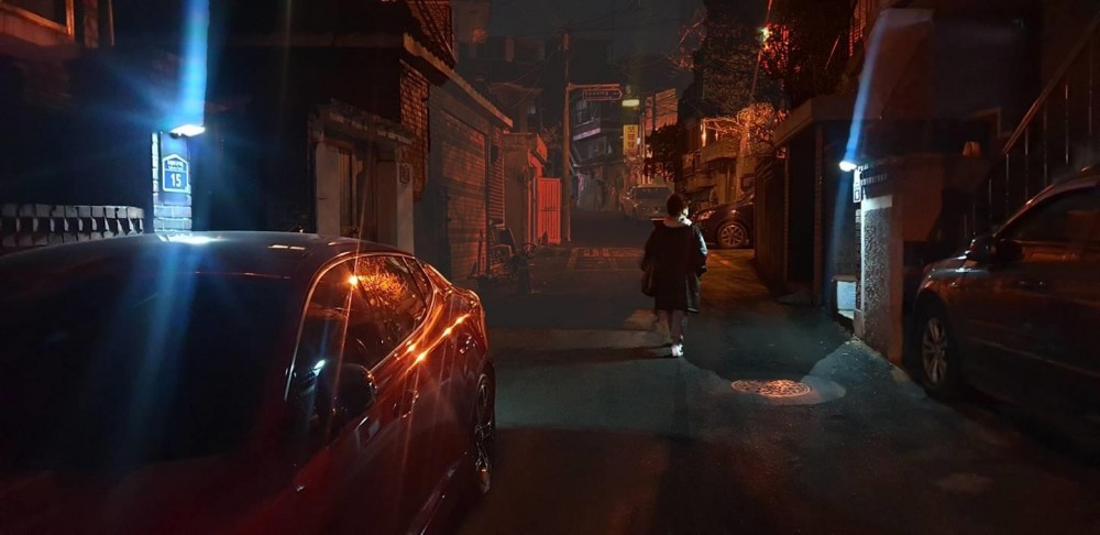 용산구 안전취약지역 센서형 LED 건물번호판 설치 현장./사진제공=용산구