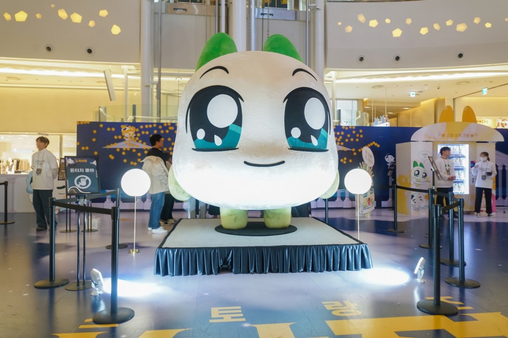 넷마블 엠엔비가 오는 26일까지 잠실 롯데월드몰 1층 아트리움에서 '쿵야 레스토랑즈' 팝업스토어를 운영한다. / 사진제공=넷마블