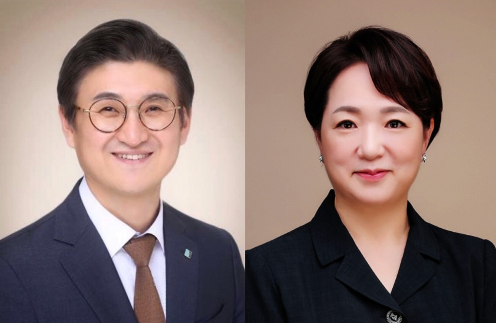 박일규 IBK기업은행 디지털그룹 부행장(왼쪽)과 오은선 IBK기업은행 금융소비자보호그룹 부행장(오른쪽). /사진제공=IBK기업은행