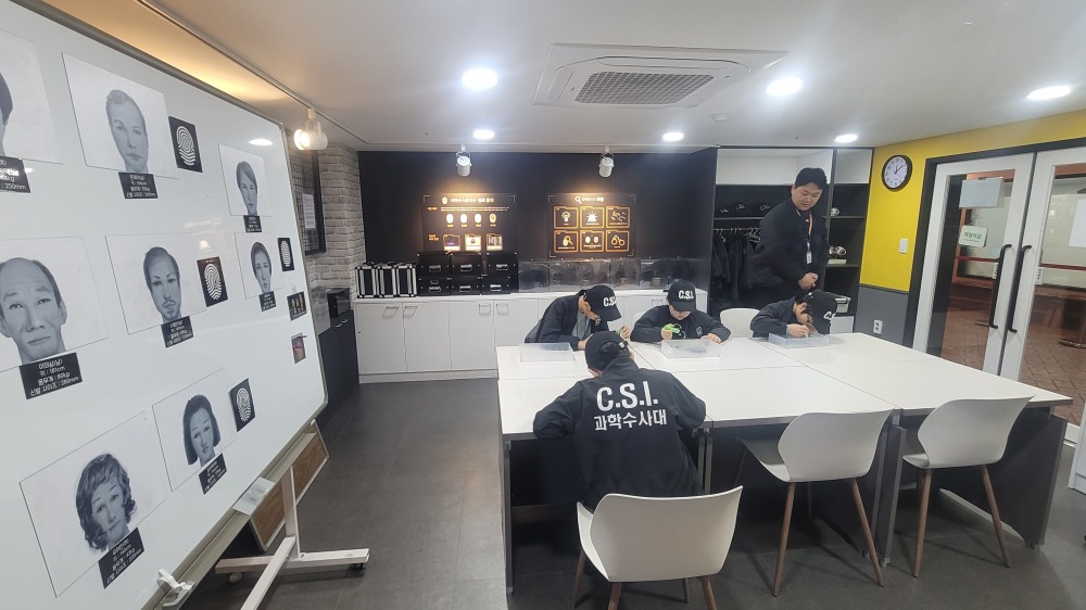 마포구 복지재단 원생들이 지난 25일 전남 화순 어린이 직업체험 테마파크 ‘키즈라라’에서 체험활동을 진행하고 있다. /사진=주현태 기자