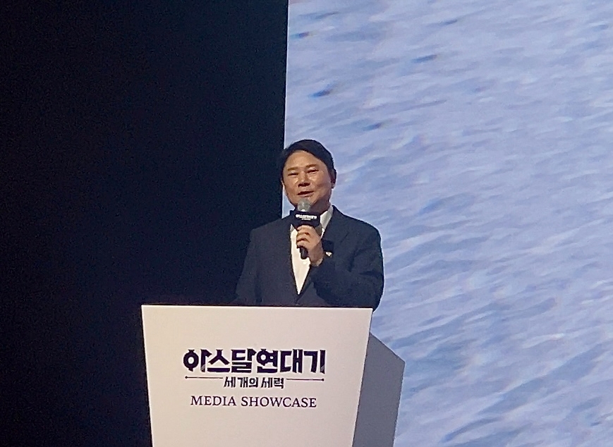 권영식 넷마블 대표가 15일 서울 구로구 지타워에서 열린 '아스달 연대기: 세 개의 세력' 미디어 쇼케이스에서 인삿말을 전하고 있다. / 사진=이주은기자