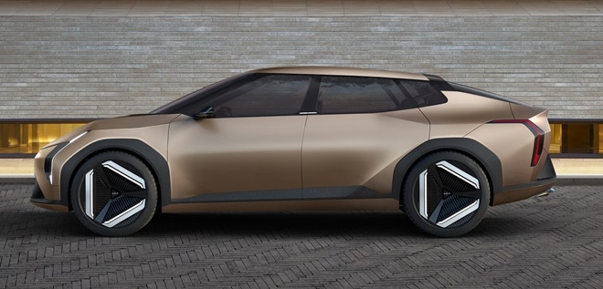 '아반떼 라이벌' 기아 K4 디자인 공개..."한국선 안 팔아"