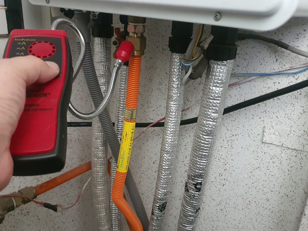 보일러 후랙시블 가스호스 누출 점검