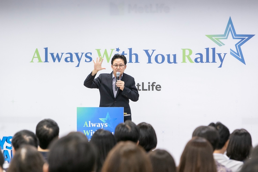 송영록 메트라이프생명 대표가 지난 20일 서울 강남구 역삼동 메트라이프타워에서 열린 창립 35주년 기념 ‘올웨이스 위드 유 랠리(Always With You Rally, 이하 AWR)’ 행사에서 발언을 하고 있다.(2024.06.24.)./사진제공=메트라이프생명