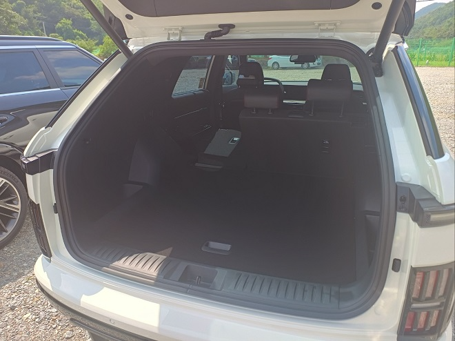 신형 액티언, 세련된 뒤태 프리미엄 쿠페 풍미가 물씬