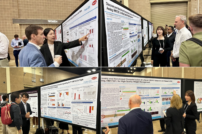 한미약품 R&D센터 권현주 연구원(왼쪽 위부터 시계방향으로), 이선명 연구원, 김정국 그룹장이 미국비만학회(Obesity Week)에서 H.O.P 프로젝트 내 비만 신약 과제들의 연구 결과 3건이 담긴 포스터 내용을 설명하고 있다. /사진제공=한미약품