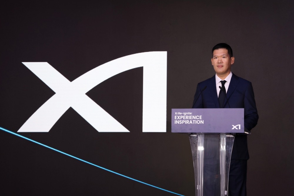 허윤홍 GS건설 대표가 지난해 개최된 자이 리이그나이트(Xi Re-ignite)’ 행사에서 새로운 자이(Xi) BI와 로고를 선보였다./사진제공=GS건설